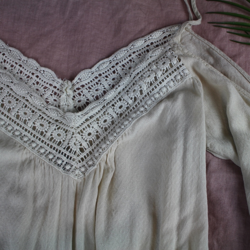 UO Ecote Cold Shoulder Cream Romper - Picture 5 of 6